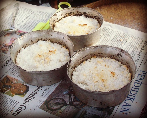 Kue Sagon dalam Loyang